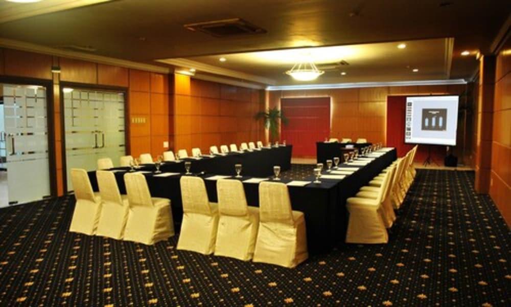 Bumi Senyiur Hotel Samarinda Eksteriør bilde
